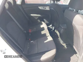 2024 Kia Forte LXS z VIN 3KPF24AD8RE794263, wystawiony jako IAAI lot #40550643 z przebiegiem 10 318 mil mil oraz . Historia ofert i sprzedaży dostępna na DreamBid. Obrazek 8.