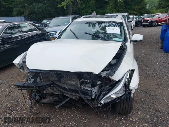 2016 Infiniti Q70 with VIN JN1BY1AR3GM270723, listed as a IAAI auction lot 40029163 with 80,411 mi miles. Bid and sale history available at carsss.com. Image 12.