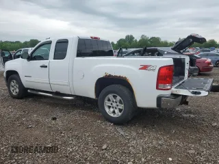 2010 GMC Sierra 1500 SLE z VIN 1GTSKVE36AZ149335, wystawiony jako Copart lot #59776005 z przebiegiem 83 381 mil mil oraz Czysty tytuł • Clean title. Historia ofert i sprzedaży dostępna na DreamBid. Obrazek 2.