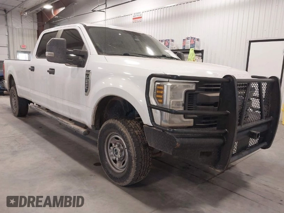 2018 Ford Super Duty F-250 SRW XL with VIN 1FT7W2B60JEC63345, listed as a IAAI auction lot 41159792 with 165,949 mi miles. Bid and sale history available at carsss.com. Image 1.
