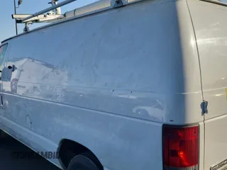 2013 Ford Econoline Cargo Commercial z VIN 1FTNE1EW1DDA61995, wystawiony jako IAAI lot #42516622 z przebiegiem 182 503 mil mil oraz . Historia ofert i sprzedaży dostępna na DreamBid. Obrazek 14.
