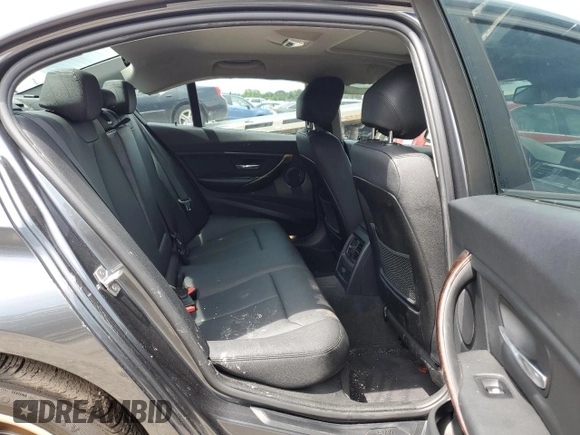 2015 BMW 3 Series 328i с VIN WBA3A5G57FNS85068, выставлен на аукционе Copart как лот 61063705 с пробегом 78 306 миль миль и Списание • Salvage title. История ставок и продаж доступна на DreamBid. Изображение 10.