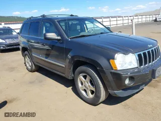 2006 Jeep Grand Cherokee Limited with VIN 1J8HR58226C180268, listed as a IAAI auction lot 42065135 with 232,207 mi miles. Bid and sale history available at carsss.com. Image 1.