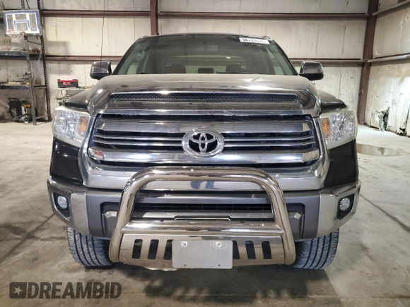 2017 Toyota Tundra Platinum z VIN 5TFAW5F11HX651530, wystawiony jako Copart lot #56709895 z przebiegiem 163 536 mil mil oraz Szkoda całkowita • Salvage title. Historia ofert i sprzedaży dostępna na DreamBid. Obrazek 5.