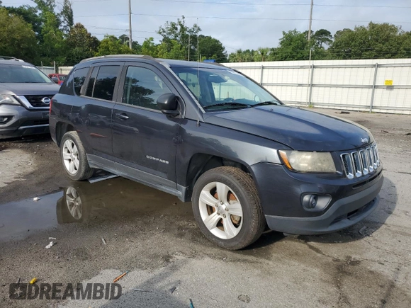 2016 Jeep Compass Sport z VIN 1C4NJCBA9GD553842, wystawiony jako Copart lot #58010695 z przebiegiem 141 751 mil mil oraz Czysty tytuł • Clean title. Historia ofert i sprzedaży dostępna na DreamBid. Obrazek 4.