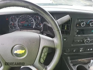 2022 Chevrolet Express Cargo с VIN 1GCWGAFP2N1259977, выставлен на аукционе IAAI как лот 42566204 с пробегом 42 647 миль миль и . История ставок и продаж доступна на DreamBid. Изображение 7.
