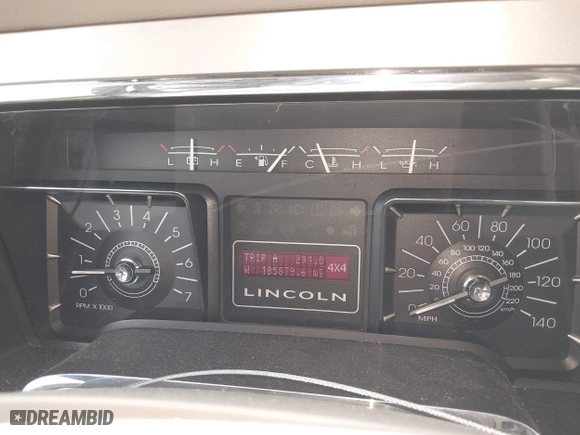 2007 Lincoln Navigator with VIN 5LMFU285X7LJ09190, listed as a IAAI auction lot 41611256 with 185,879 mi miles. Bid and sale history available at carsss.com. Image 7.