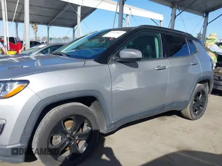 2020 Jeep Compass Latitude w/Sun/Safety Pkg with VIN 3C4NJCBB1LT102627, listed as a IAAI auction lot 41657827 with 68,371 mi miles. Bid and sale history available at carsss.com. Image 14.