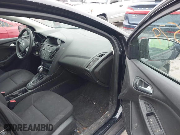 2015 Ford Focus SE with VIN 1FADP3F21FL355666, listed as a IAAI auction lot 41828579 with 110,002 mi miles. Bid and sale history available at carsss.com. Image 5.