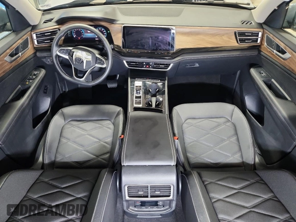 2025 Volkswagen Atlas SE with VIN 1V2HR2CA4SC521845, listed as a Copart auction lot 64470895 with 10,696 mi miles and Clean title. Bid and sale history available at DreamBid. Image 8.