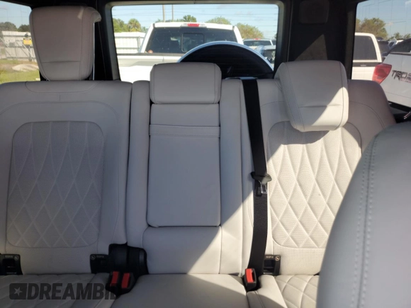2023 Mercedes-Benz G 63 AMG z VIN W1NYC7HJ7PX470925, wystawiony jako Copart lot #74537454 z przebiegiem Nie podano mil oraz Nie do naprawy • Non repairable. Historia ofert i sprzedaży dostępna na DreamBid. Obrazek 10.