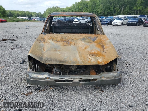 2004 Chevrolet Silverado 1500 LS with VIN 1GCEC14V84Z266134, listed as a Copart auction lot 64509684 with 0 mi miles and Salvage Title. Bid and sale history available at carsss.com. Image 5.