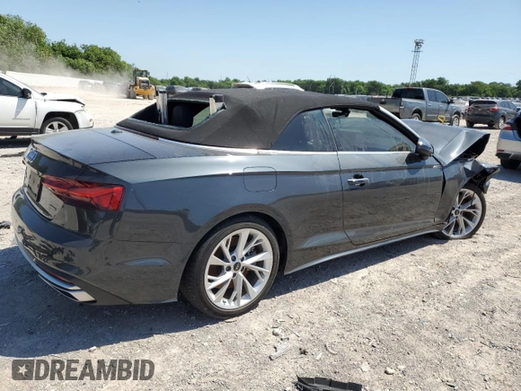 2021 Audi A5 Cabriolet Premium Plus z VIN WAUWAGF56MN004871, wystawiony jako Copart lot #56628655 z przebiegiem Nie podano mil oraz Szkoda całkowita • Salvage title. Historia ofert i sprzedaży dostępna na DreamBid. Obrazek 3.