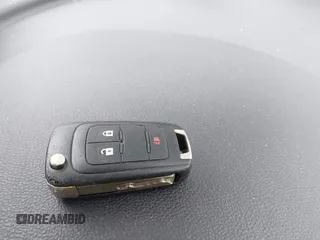 2015 Chevrolet Equinox LT z VIN 1GNFLFEK4FZ135685, wystawiony jako IAAI lot #42177710 z przebiegiem 95 214 mil mil oraz . Historia ofert i sprzedaży dostępna na DreamBid. Obrazek 11.