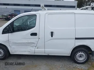 2015 Nissan NV200 SV with VIN 3N6CM0KNXFK710080, listed as a IAAI auction lot 41831172 with 144,397 mi miles. Bid and sale history available at carsss.com. Image 14.