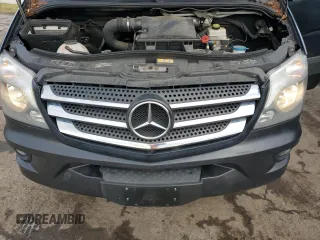 2015 Mercedes-Benz Sprinter Passenger with VIN WDZPE8CC5F5976078, listed as a Copart auction lot 87426104 with 61,098 mi miles and Salvage Title. Bid and sale history available at carsss.com. Image 12.