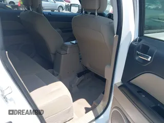 2014 Jeep Patriot Sport z VIN 1C4NJPBA3ED869659, wystawiony jako IAAI lot #42590584 z przebiegiem 60 194 mil mil oraz . Historia ofert i sprzedaży dostępna na DreamBid. Obrazek 8.