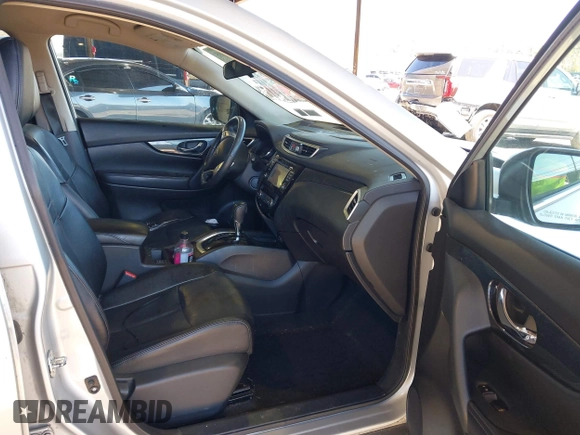 2015 Nissan Rogue SL with VIN 5N1AT2MV4FC892446, listed as a IAAI auction lot 41990895 with 185,423 mi miles and . Bid and sale history available at carsss.com. Image 5.