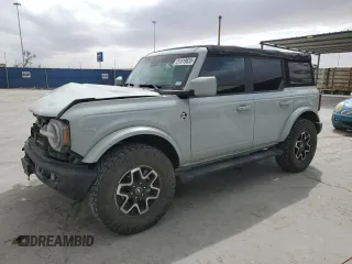2022 Ford Bronco with VIN 1FMDE5BH6NLB10927, listed as a Copart auction lot 51819655 with 43,620 mi miles and Salvage Title. Bid and sale history available at carsss.com. Image 1.
