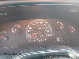 2002 Ford Econoline Passenger XL с VIN 1FBSS31L22HB33221, выставлен на аукционе IAAI как лот 42613580 с пробегом 196 057 миль миль и . История ставок и продаж доступна на DreamBid. Изображение 15.