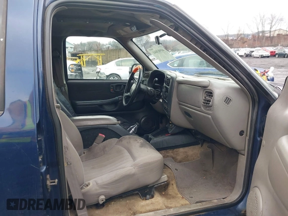 2004 Chevrolet Blazer LS z VIN 1GNDT13X54K156205, wystawiony jako IAAI lot #40983841 z przebiegiem 191 877 mil mil oraz . Historia ofert i sprzedaży dostępna na DreamBid. Obrazek 5.