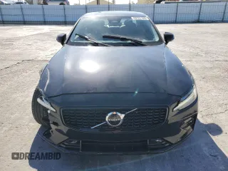 2024 Volvo S60 Plus Dark Theme z VIN 7JRL12TL3RG299436, wystawiony jako Copart lot #49722185 z przebiegiem 15 404 mil mil oraz Szkoda całkowita • Salvage title. Historia ofert i sprzedaży dostępna na DreamBid. Obrazek 5.