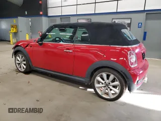 2015 MINI Convertible S z VIN WMWZP3C56FT298876, wystawiony jako Copart lot #41647375 z przebiegiem 96 038 mil mil oraz Szkoda całkowita • Salvage title. Historia ofert i sprzedaży dostępna na DreamBid. Obrazek 2.