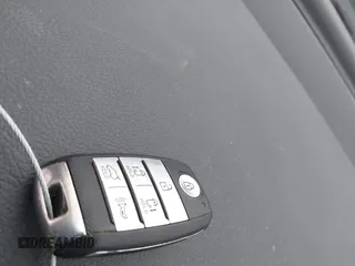 2019 Kia Sedona EX with VIN KNDMB5C13K6534221, listed as a IAAI auction lot 41880056 with 140,726 mi miles. Bid and sale history available at carsss.com. Image 11.