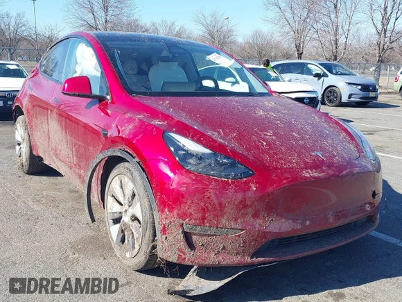 2024 Tesla Model Y Long Range with VIN 7SAYGDEE8RA259585, listed as a IAAI auction lot 41763296 with 29,606 mi miles. Bid and sale history available at carsss.com. Image 1.