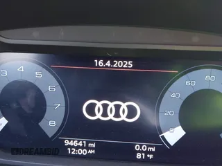 2021 Audi Q3 S line Premium Plus z VIN WA1EECF33M1024605, wystawiony jako IAAI lot #42062366 z przebiegiem 94 641 mil mil oraz . Historia ofert i sprzedaży dostępna na DreamBid. Obrazek 15.