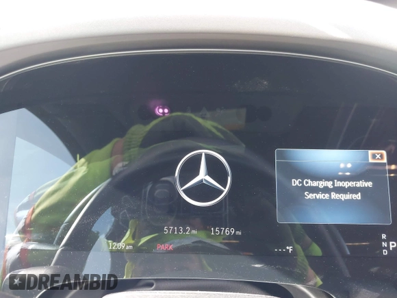 2024 Mercedes-Benz EQS 450+ z VIN 4JGDM2DB8RA032405, wystawiony jako IAAI lot #42034859 z przebiegiem 15 769 mil mil oraz . Historia ofert i sprzedaży dostępna na DreamBid. Obrazek 7.