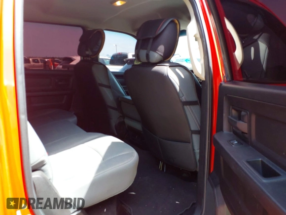 2013 Ram 1500 Express z VIN 1C6RR6KT3DS724256, wystawiony jako IAAI lot #42031944 z przebiegiem 175 645 mil mil oraz . Historia ofert i sprzedaży dostępna na DreamBid. Obrazek 8.
