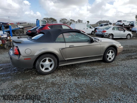 2001 Ford Mustang Deluxe with VIN 1FAFP44401F230975, listed as a Copart auction lot 45358645 with 189,402 mi miles and Salvage Title. Bid and sale history available at carsss.com. Image 3.