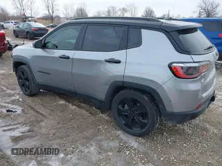2021 Jeep Compass Latitude with VIN 3C4NJCBB2MT526500, listed as a IAAI auction lot 41642304 with 51,315 mi miles and . Bid and sale history available at carsss.com. Image 3.