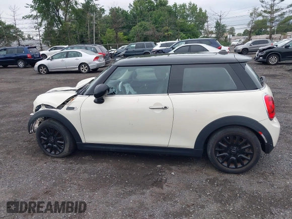 2019 MINI Hardtop Cooper with VIN WMWXP5C58K2H29952, listed as a IAAI auction lot 42745899 with Not provided miles and . Bid and sale history available at DreamBid. Image 13.