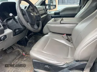 2017 Ford F-250 XL z VIN 1FT7W2AT4HEB41136, wystawiony jako IAAI lot #42435063 z przebiegiem 195 459 mil mil oraz . Historia ofert i sprzedaży dostępna na DreamBid. Obrazek 1.