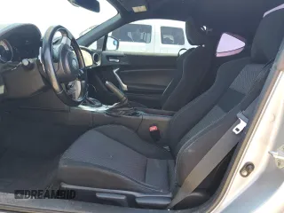 2020 Toyota 86 z VIN JF1ZNAA18L8754152, wystawiony jako Copart lot #56421095 z przebiegiem 87 954 mil mil oraz Szkoda całkowita • Salvage title. Historia ofert i sprzedaży dostępna na DreamBid. Obrazek 7.