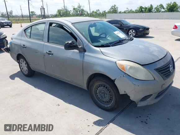 2014 Nissan Versa SV with VIN 3N1CN7AP4EL865246, listed as a IAAI auction lot 42072055 with 189,095 mi miles. Bid and sale history available at carsss.com. Image 1.