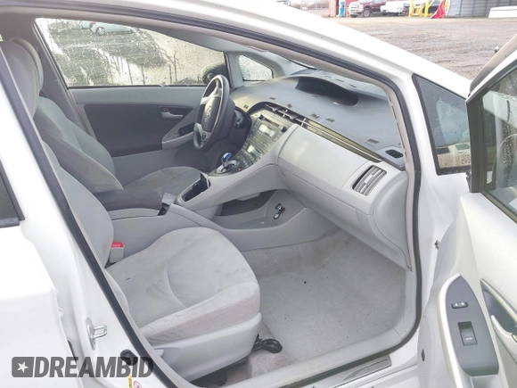 2011 Toyota Prius I with VIN JTDKN3DU4B1458064, listed as a IAAI auction lot 41409409 with 208,023 mi miles. Bid and sale history available at carsss.com. Image 5.