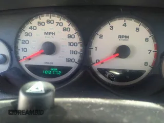 2004 Dodge Neon SXT z VIN 1B3ES56C24D504340, wystawiony jako IAAI lot #42155321 z przebiegiem 188 172 mil mil oraz . Historia ofert i sprzedaży dostępna na DreamBid. Obrazek 7.