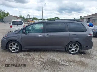 2013 Toyota Sienna SE с VIN 5TDXK3DC4DS362835, выставлен на аукционе IAAI как лот 42471442 с пробегом 122 990 миль миль и . История ставок и продаж доступна на DreamBid. Изображение 14.