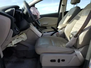 2015 Ford C-Max SEL z VIN 1FADP5BU1FL116783, wystawiony jako Copart lot #53937755 z przebiegiem Nie podano mil oraz Szkody całkowita. Historia ofert i sprzedaży dostępna na DreamBid. Obrazek 7.