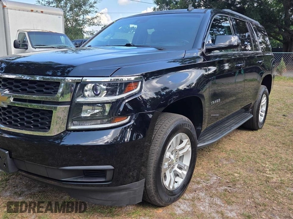 2015 Chevrolet Tahoe LT z VIN 1GNSKBKC0FR180968, wystawiony jako Copart lot #60119995 z przebiegiem 71 681 mil mil oraz Czysty tytuł • Clean title. Historia ofert i sprzedaży dostępna na DreamBid. Obrazek 2.
