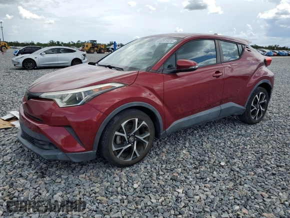 2018 Toyota C-HR XLE z VIN NMTKHMBX1JR061311, wystawiony jako Copart lot #63251925 z przebiegiem 32 382 mil mil oraz Czysty tytuł • Clean title. Historia ofert i sprzedaży dostępna na DreamBid. Obrazek 1.