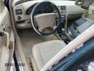 1998 Mercedes-Benz C 230/260/280/320 z VIN WDBHA23G7WA578330, wystawiony jako Copart lot #58569875 z przebiegiem Nie podano mil oraz Nie do naprawy • Non repairable. Historia ofert i sprzedaży dostępna na DreamBid. Obrazek 8.