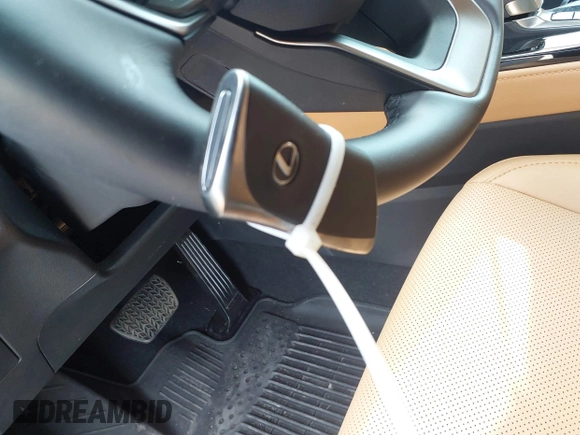 2024 Lexus NX 250 Premium z VIN 2T2GDCAZ1RC015929, wystawiony jako IAAI lot #41686646 z przebiegiem 27 898 mil mil oraz . Historia ofert i sprzedaży dostępna na DreamBid. Obrazek 11.