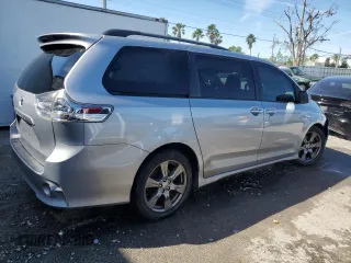 2017 Toyota Sienna SE with VIN 5TDXZ3DC0HS818945, listed as a Copart auction lot 49967775 with 103,571 mi miles and Salvage Title. Bid and sale history available at carsss.com. Image 3.
