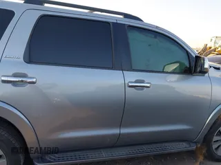 2015 Toyota Sequoia Limited with VIN 5TDJW5G14FS124552, listed as a IAAI auction lot 41692068 with 170,397 mi miles. Bid and sale history available at carsss.com. Image 13.
