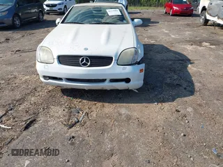 1999 Mercedes-Benz SLK-Class with VIN WDBKK47F1XF086364, listed as a IAAI auction lot 42124466 with 177,104 mi miles. Bid and sale history available at carsss.com. Image 11.