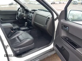 2008 Ford Escape Limited с VIN 1FMCU94128KE80028, выставлен на аукционе IAAI как лот 42168190 с пробегом 180 565 миль миль и . История ставок и продаж доступна на DreamBid. Изображение 5.